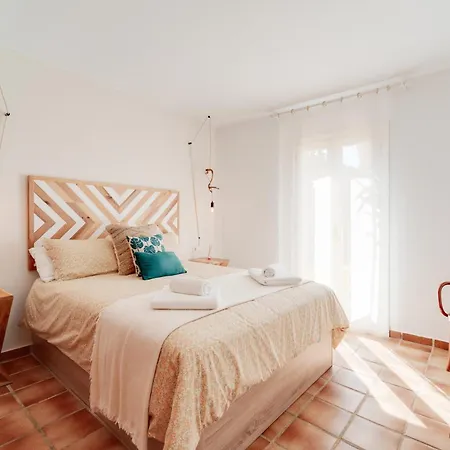 Marnova - Elegante Calma Con Piscina Cerca Del Mar Daire